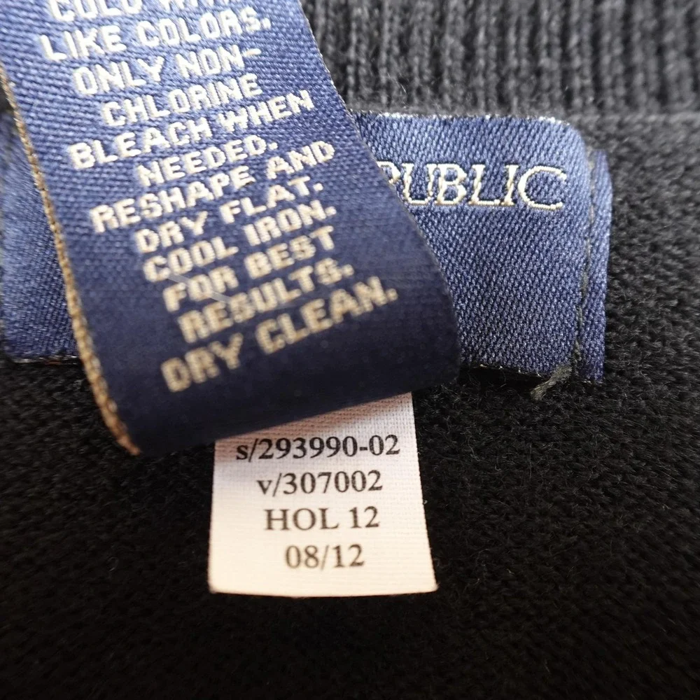 Banana Republic Sweater Mens 2XL Black Gray Merino Wool Argyle V‎ Neck Pullover
